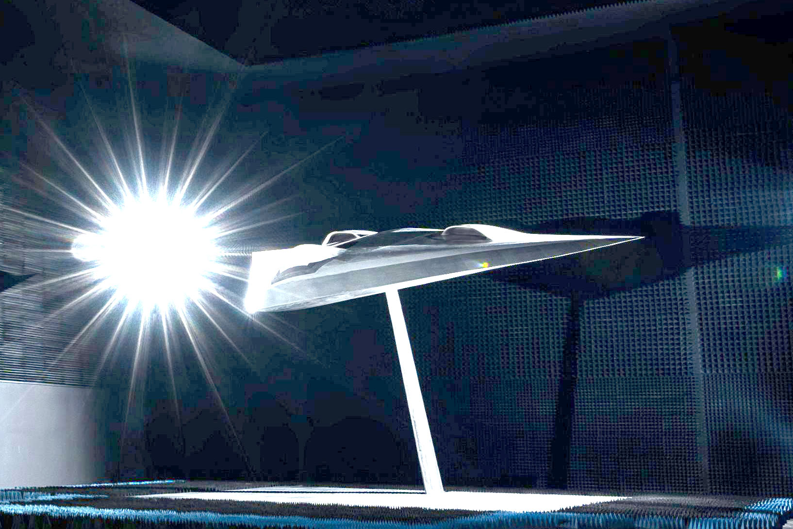 LOUT en la cámara anecoica de pruebas.