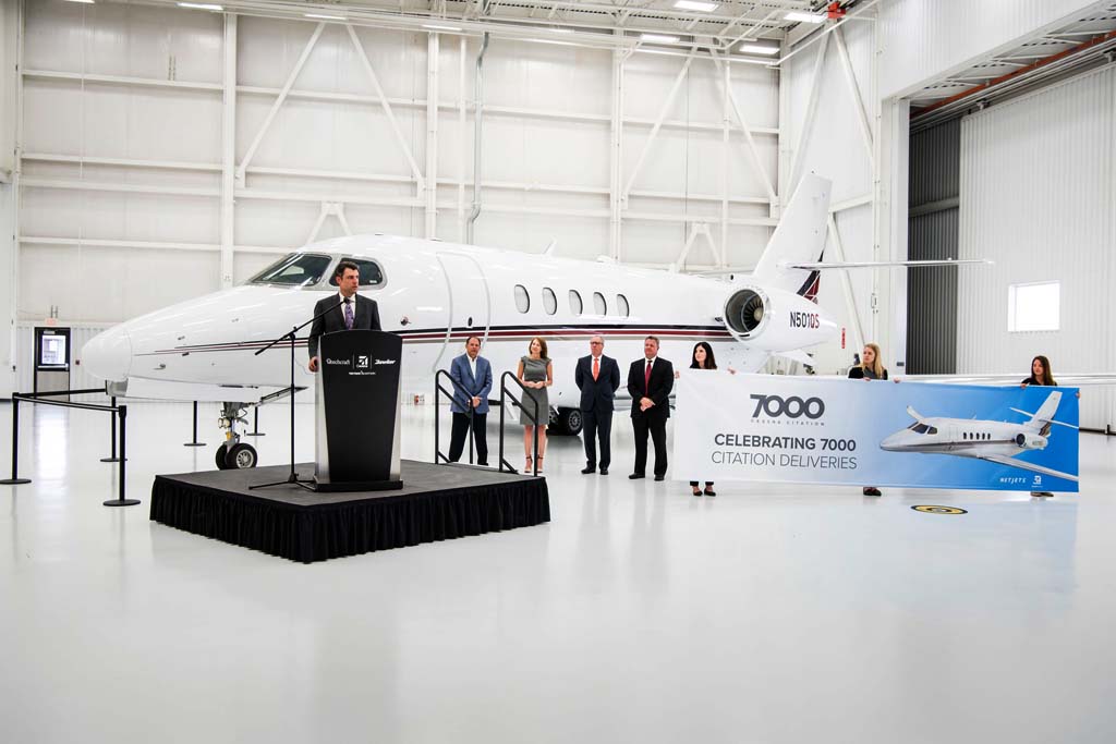 Ceremonia de entrega a Netjets de su primer Citation Latitude.