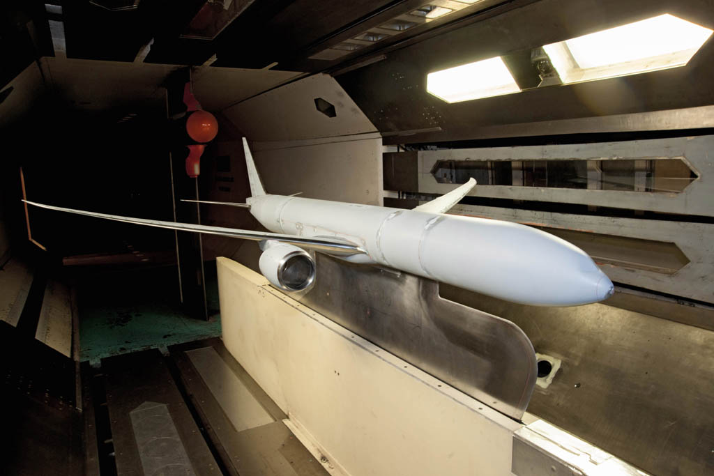Maqueta del B-777X en el túnel de viento