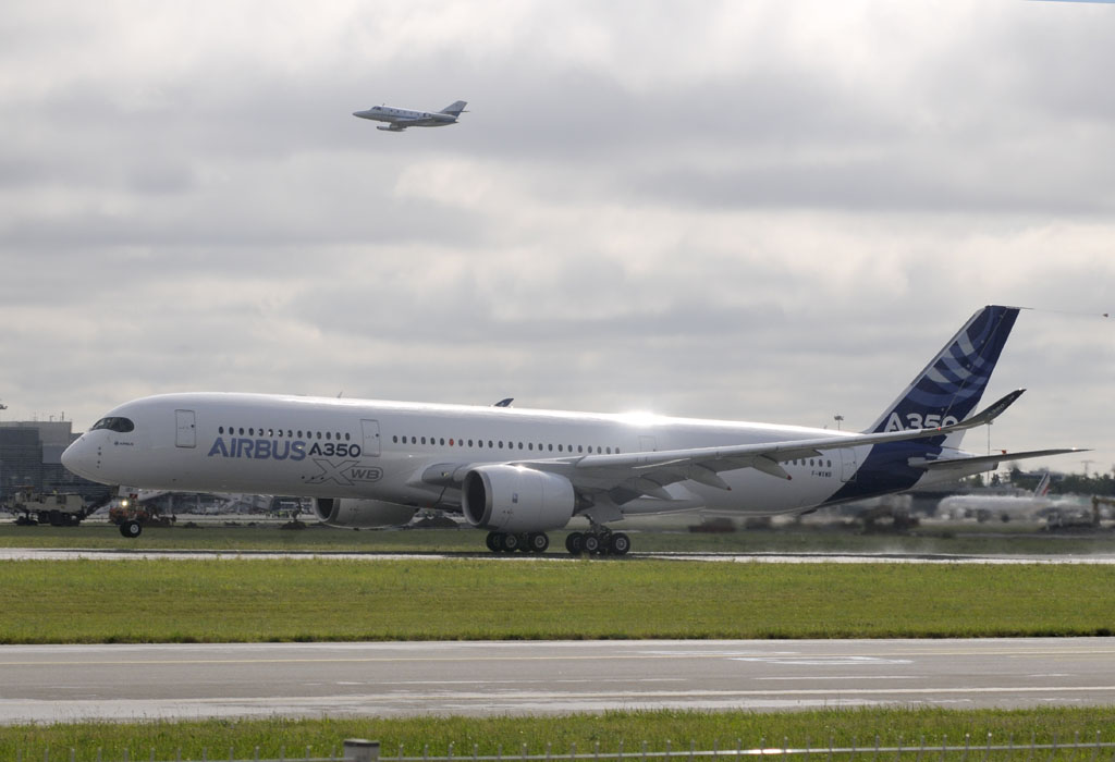 Primer vuelo del Airbus A350 XWB.