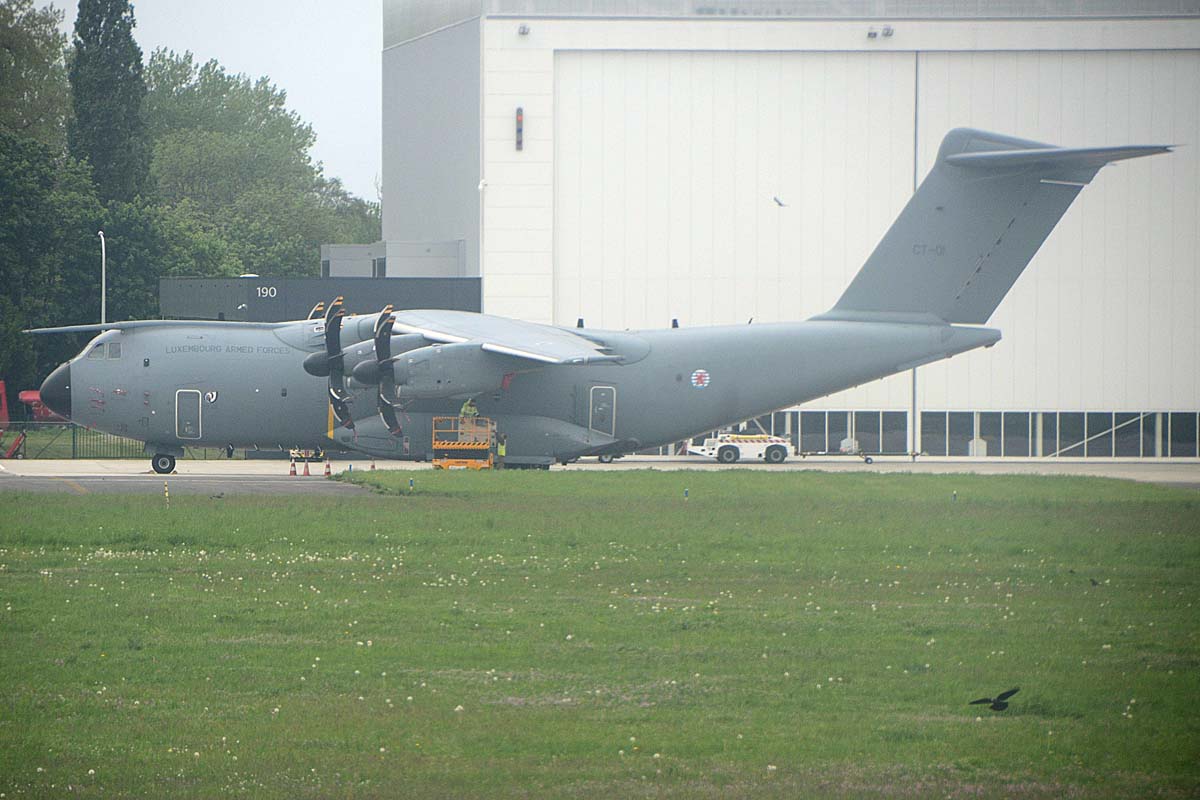 El Airbus A400M de Luxemburgo aparcado en su base en Bruselas.