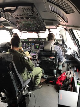 Tripulación del Ala 31 durante el vuelo de entrega de Sevilla a Zaragoza.