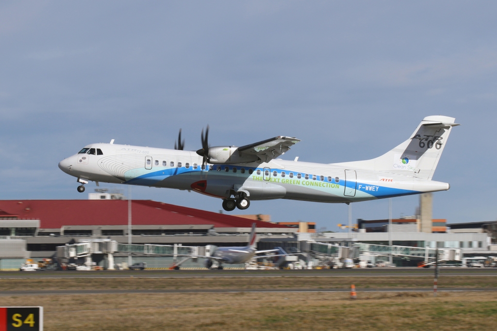 Despegue de Toulouse del ATR-600 modificado con nuevos sistemas eléctricos.