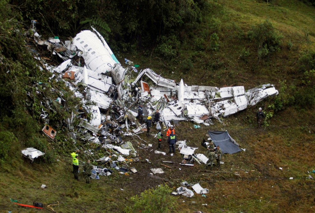 Restos del RJ-85 CP-2933.