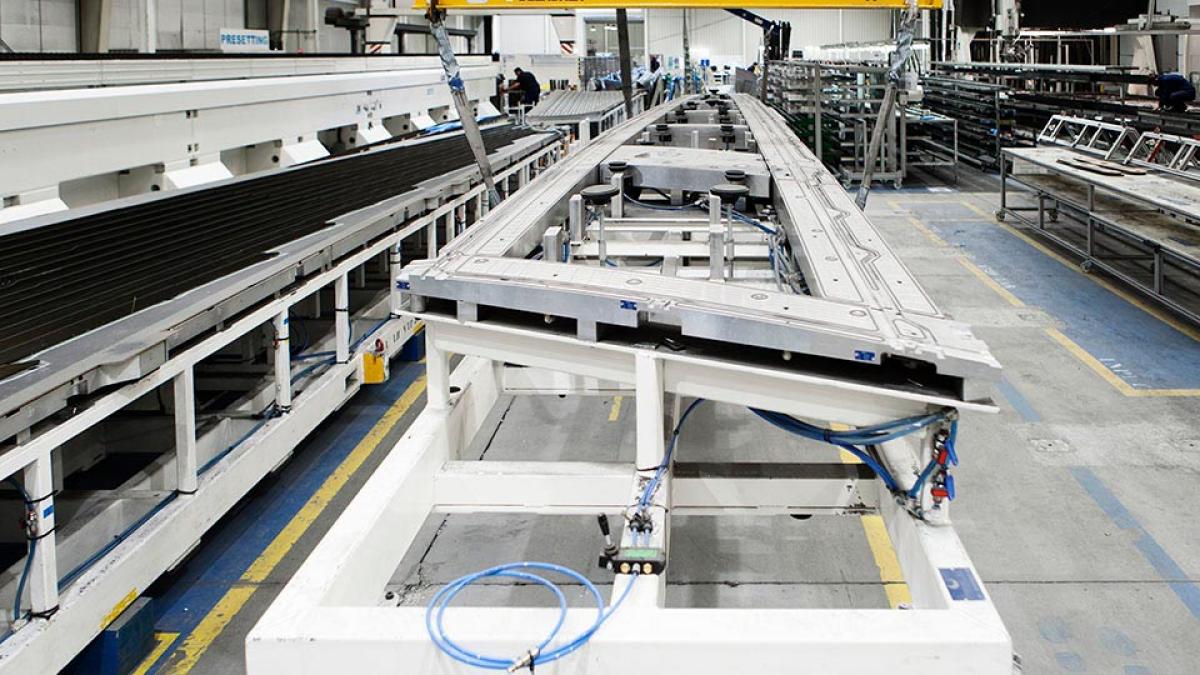 Última pieza para el Airbus A380 fabricada en la factoría de Aciturri en Boecillo.