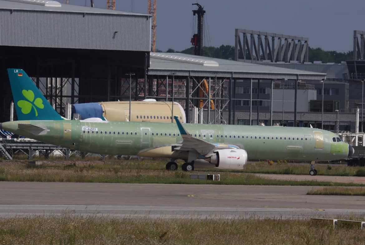 El primer A321XLR de Aer Lingus con carnas de motores de Iberia.