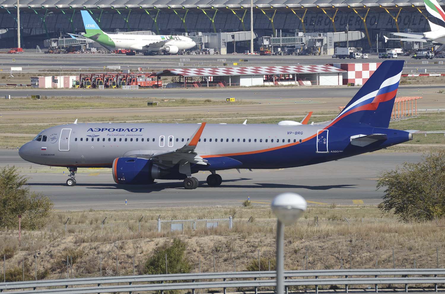 Airbus A320 neo de Aeroflot en el aeropuerto de Madrid Barajas.