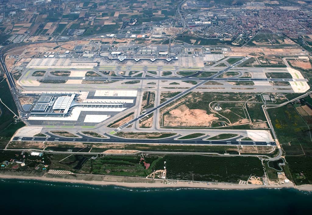 Rajoy anuncia una inversión de 200 millones en El Prat