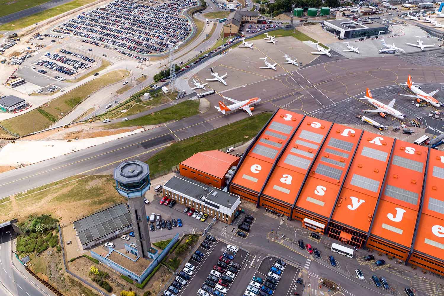 Sede de Easyjet en el aeropuerto de Londres Luton.