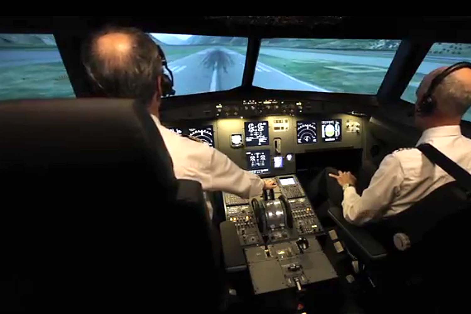 Cabina del simulador Entrol A32 de Aerotec.