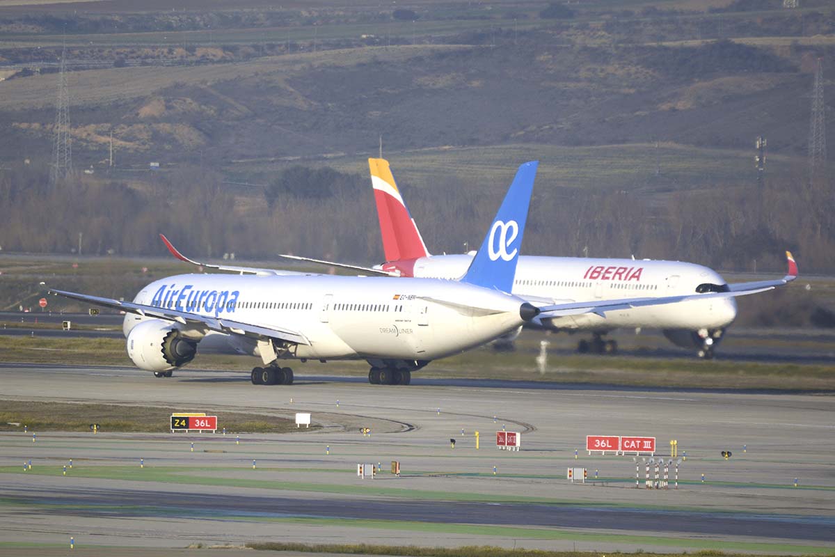 SEPI nombra consejeros en Air Europa pese a la oposición de Iberia.