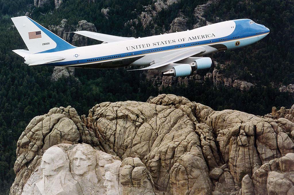 El B-747 es uno de los aviones emblematicos de Boeing, y entre ellos, sin duda el más, el Air Force One.