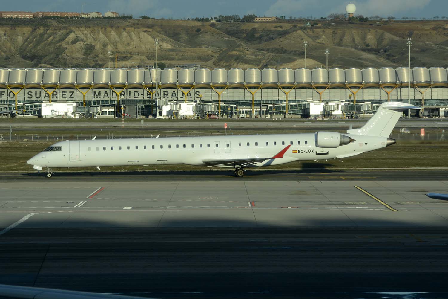 Air Nostrum ha recibido sus últimos aviones pintados de blanco sin marcas y ha pintado otros así para su operación para otras aerolíneas europeas.