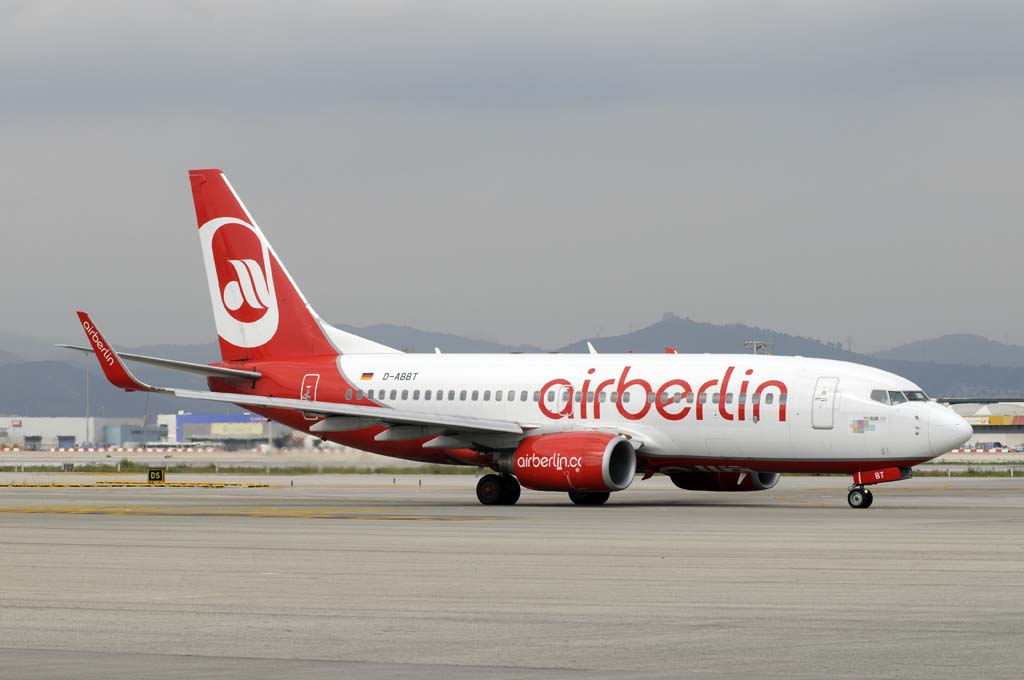 Boeing 737 de Air Berlin en el aeropuerto de Barcelona.