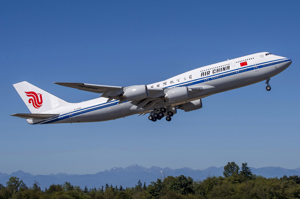 La operación de aviones de tres o cuatro motores en vuelo de pasaje a más de 180 minutos de vuelo de un aeropuerto alternativo está regulada por la nueva norma de la FAA 14 CFR 121.161