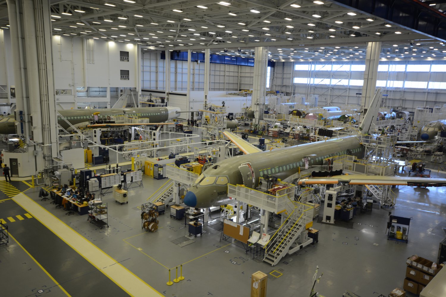 Cadena de montaje del Airbus A220 en el aeropuerto Mirabel de Montreal.