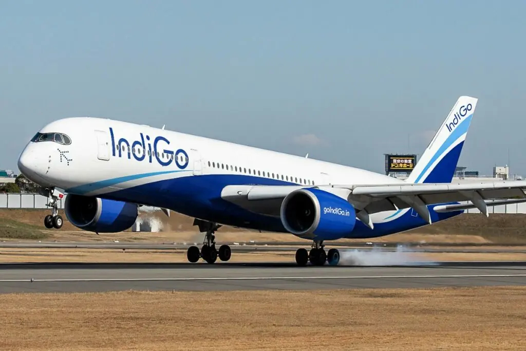 Ilustración de un Airbus A350 con colores de Indigo.