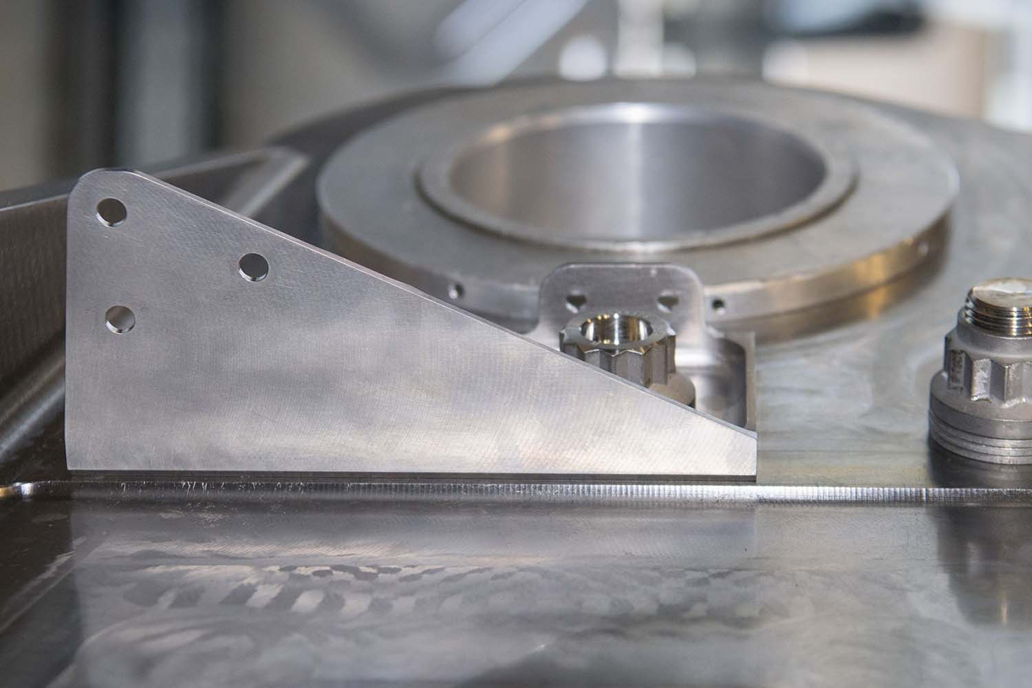 La primera pieza para un A350 producida por impresión 3D con tecnología de Stratasys fue este soporte.