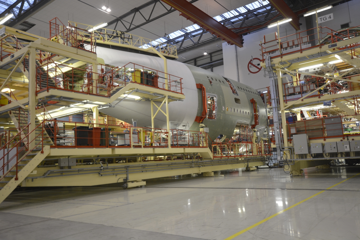 Sección 19 del A380 (pintada en blanco), una de las piezas del Airbus A380 que se produce en España.