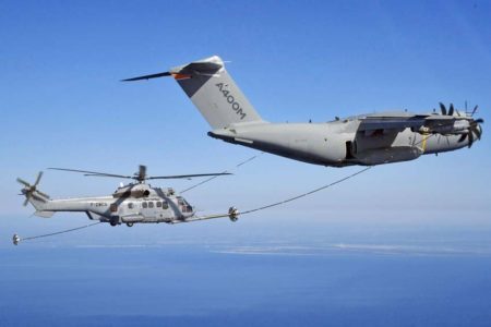 Hasta ahora las pruebas de repostaje de helicópteros se habían hecho con una manguera de 80 pies de largo. La nueva es de 120 pies.