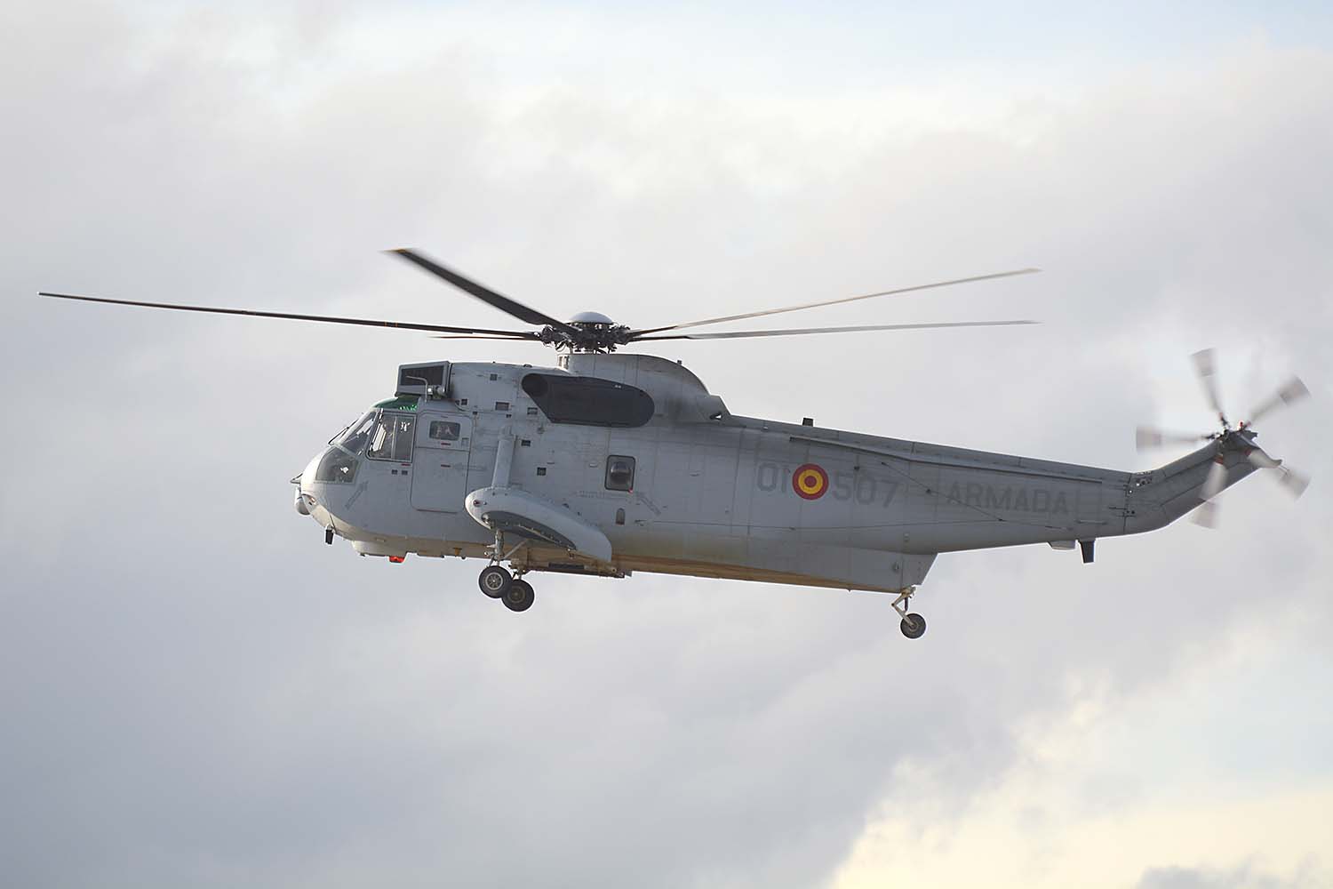 El SH-3D 01-507 a su llegada aTorrejón para participar en el festival Aire 75.