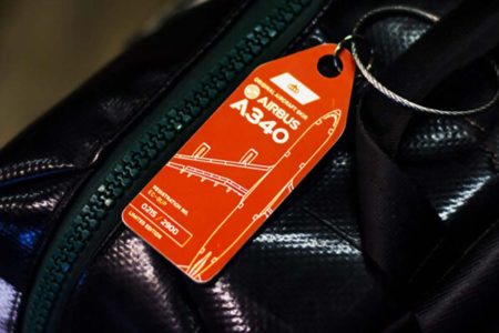 Cada llavero es único ya que el metal del que procede solo se limpia, se corta y se estampa.