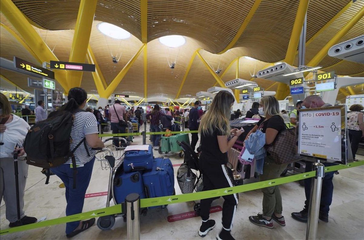 El aeropuerto de Madrid-Barajas durante la pandemia del COVID-19.q
