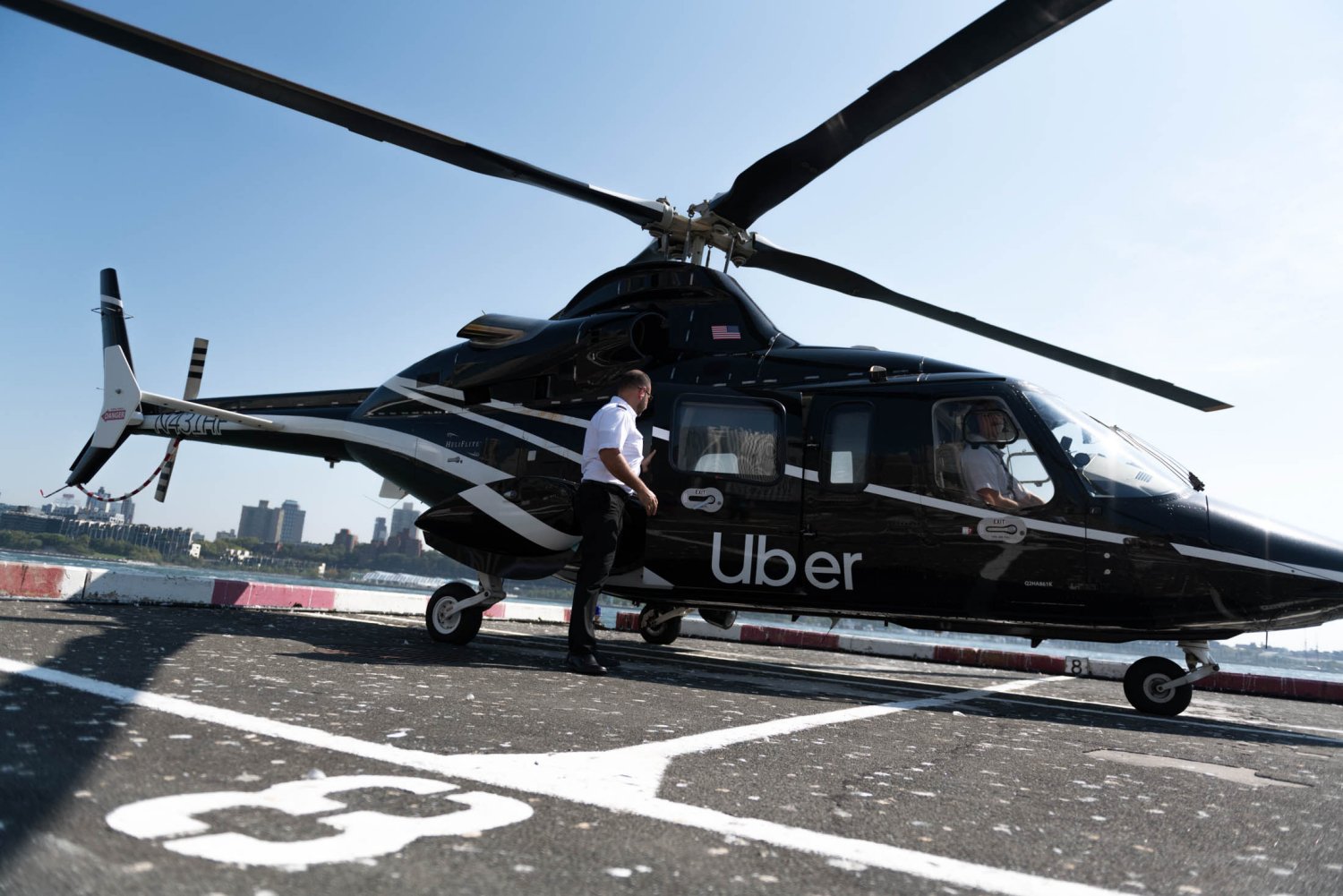 Heliflite a añadido títulos de Uber a los Bell 430 con los que presta el servicio entre Manhattan y el aeropuerto J.F. Kennedy para esta.
