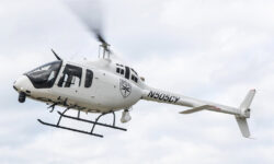 Bell 505 con equipos policiales