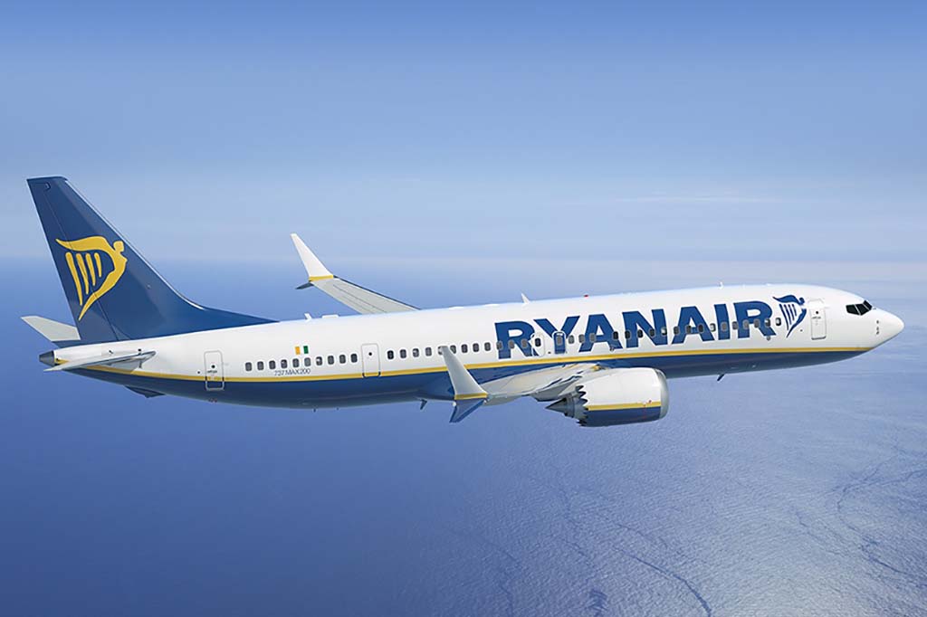 Boeing 737-8-200 Ryanair