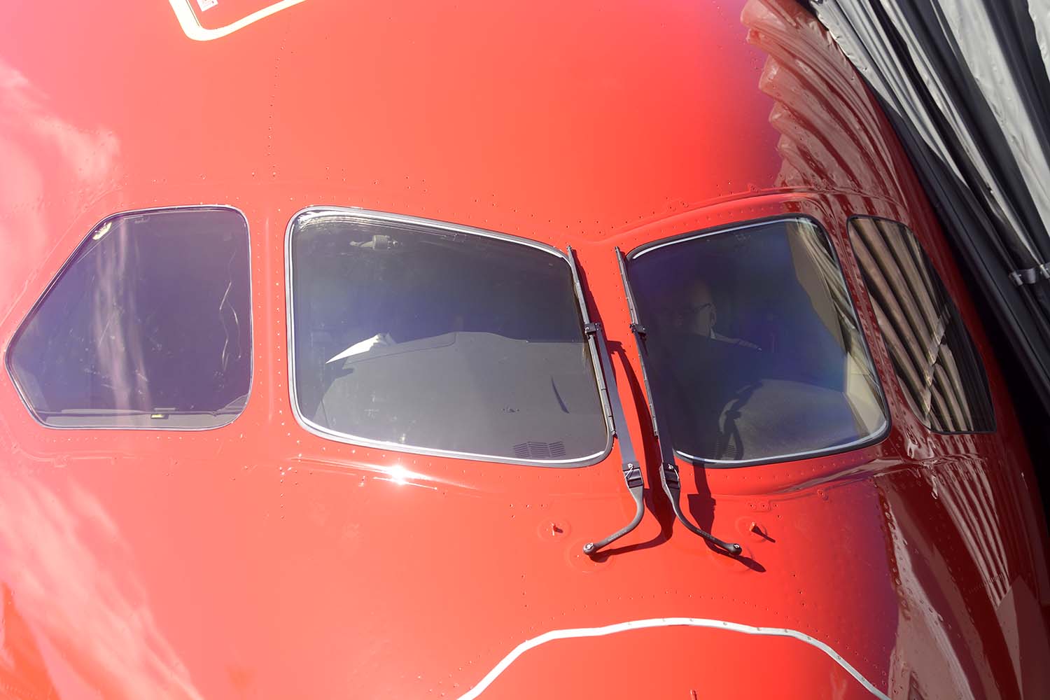 Detalle de los cristales de los parabrisas del Boeing 787.