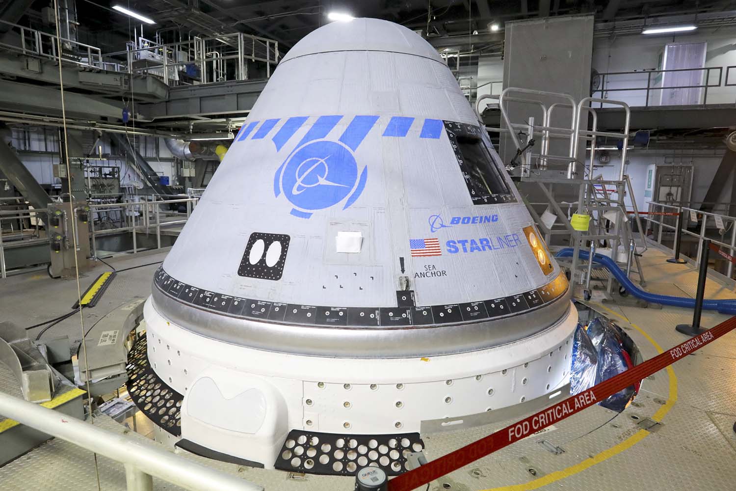 Boeing ha tenido que hacer un csrgo extraordinario en el programa Starliner tras nuevos problemas técnicos.
