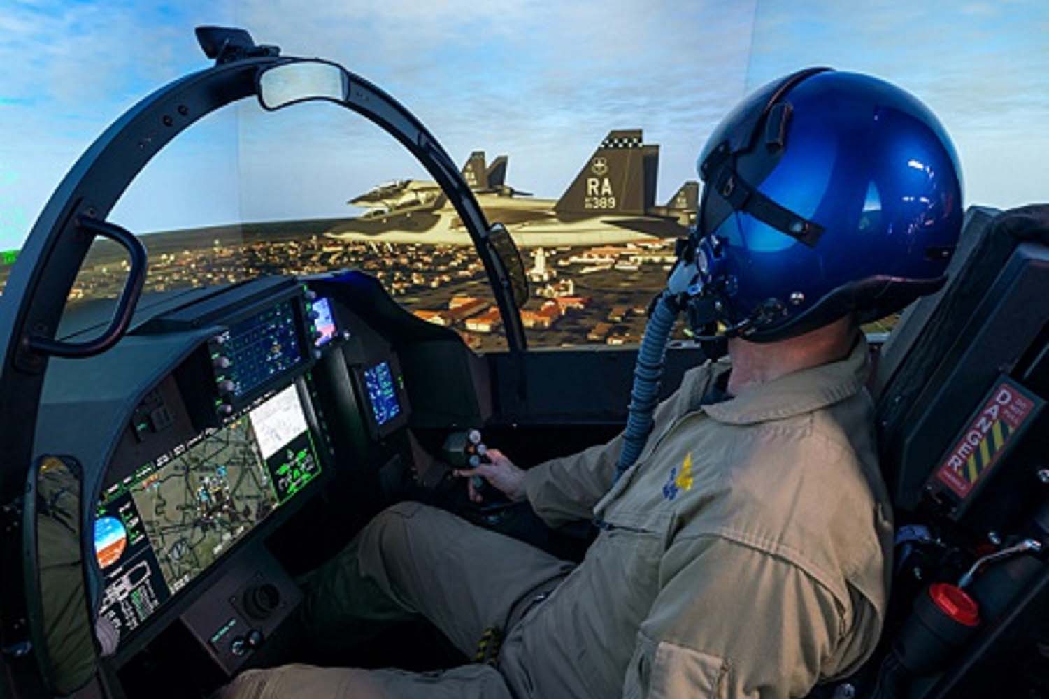 Uno de los simuladores que Boeing está usando en el desarrolo del futuro sistema de entrenamiento de la USAF.