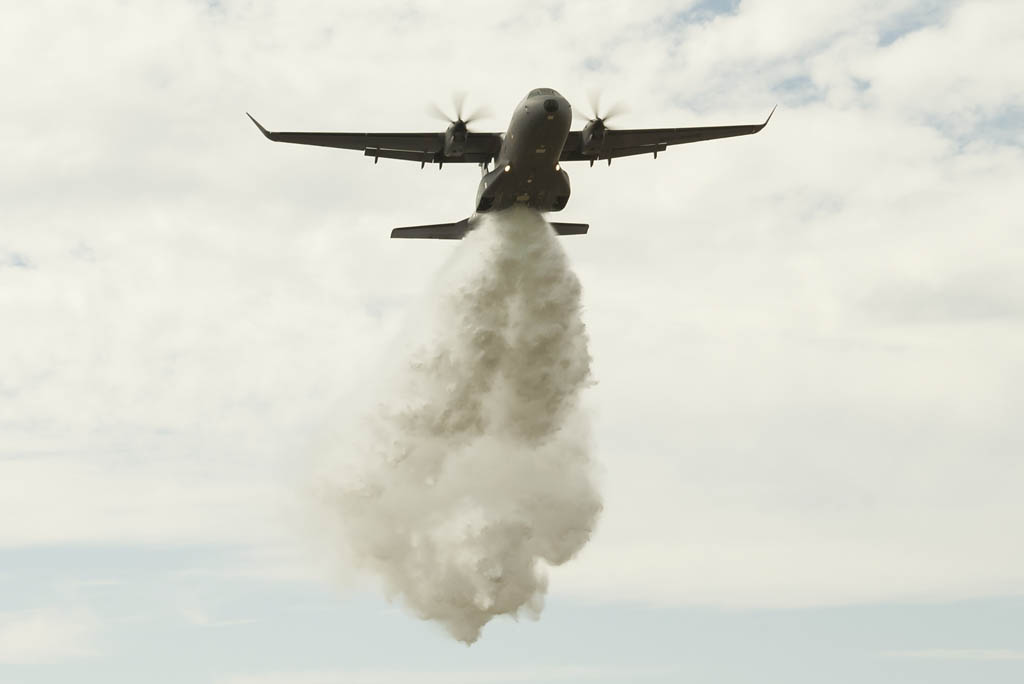 Ensayos en vuelo del C295 como apagafuegos.