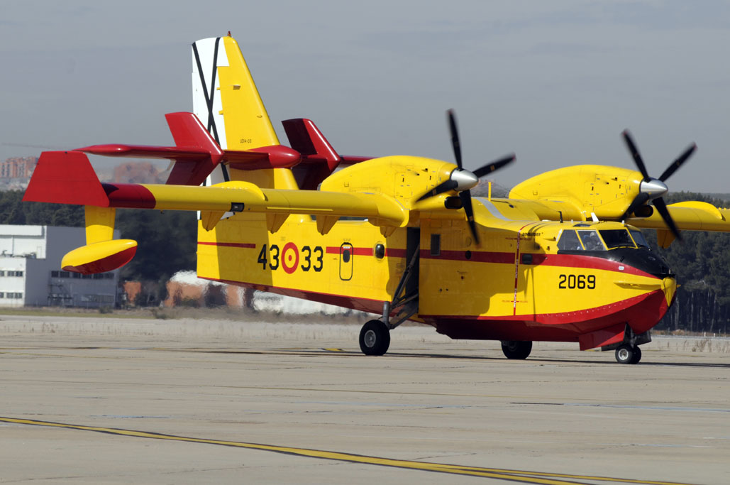canadair CL-415