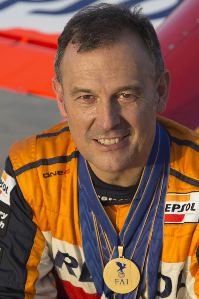 Castor Fantoba ha revalidado el título de Campeón de España de Vuelo Acrobático en categoría Ilimitada por sexta vez.