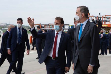 Guillaume Faury, consejero delegado de Airbus acompañó a Felipe VI en su visita a Campus Futura.
