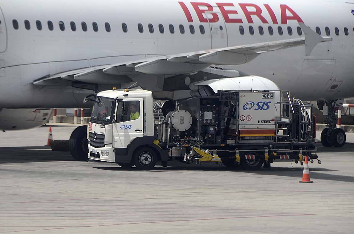 El Gobierno deja fuiera, de nuevo, al transporte aéreo de las ayudas por el incremento del precio del combustible.
