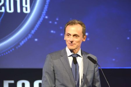 El ministro Pedro Duque ha abogado por promocionar la formación científica en la universidad.