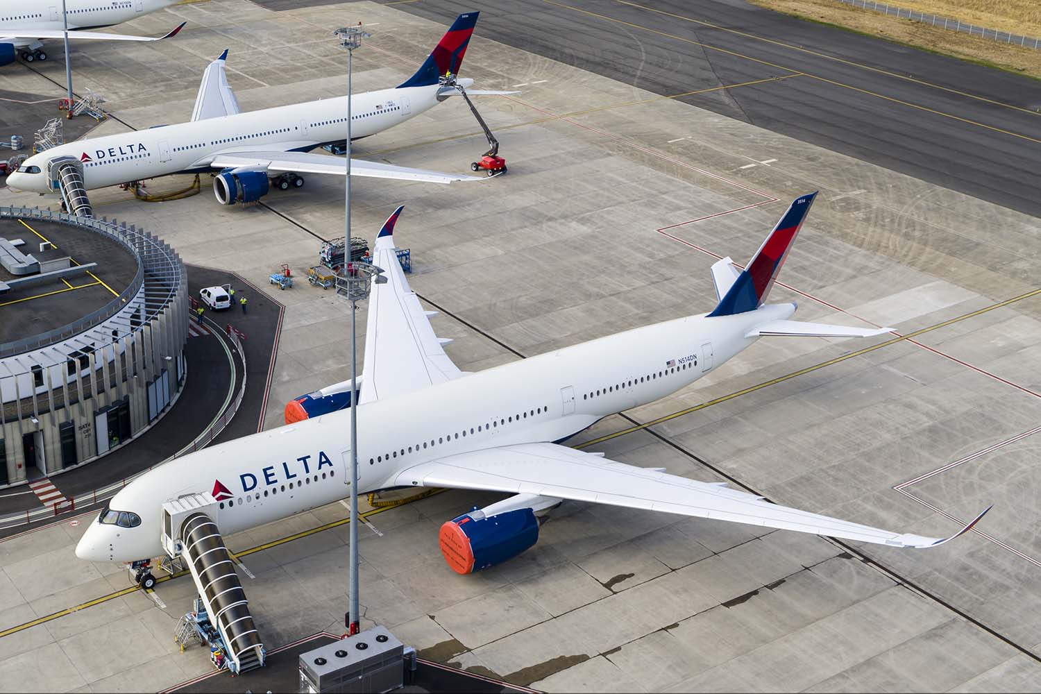 A350-900 y A330-900 de Delta en el centro de entregas de Airbus