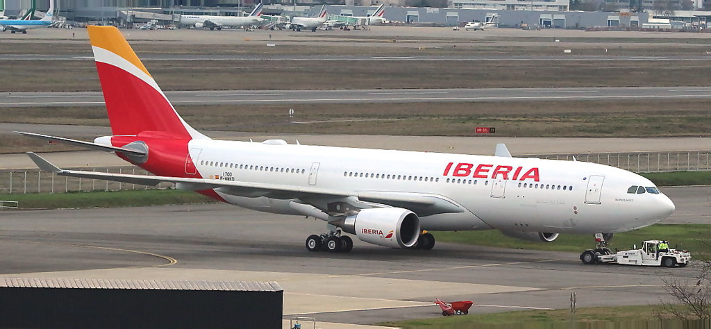 El nuevo A330 de Iberia en Toulouse poco antes de su entrega. (Foto Gorkano FR)