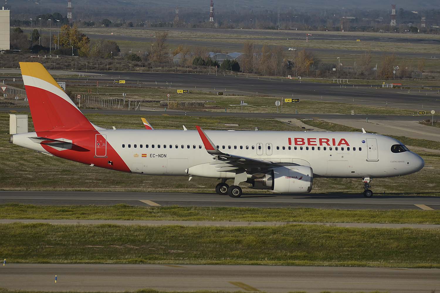 British Airways recurre a las aerolíneas españolas de IAG para suplir su falta de tripulaciones.