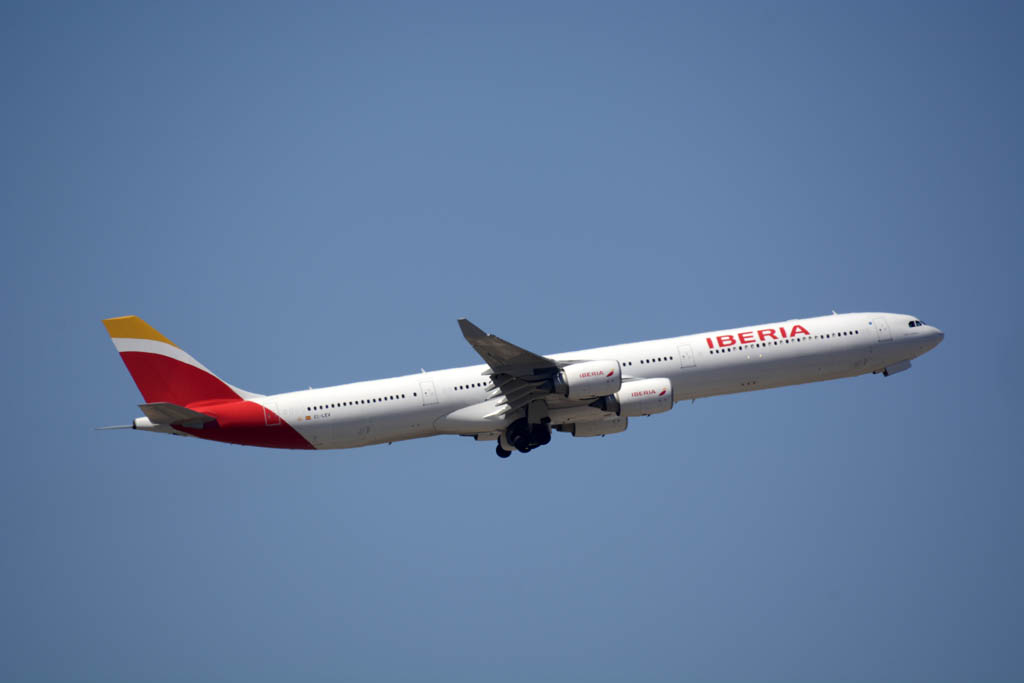 Airbus A340-600 de Iberia con la nueva imagen corporativa