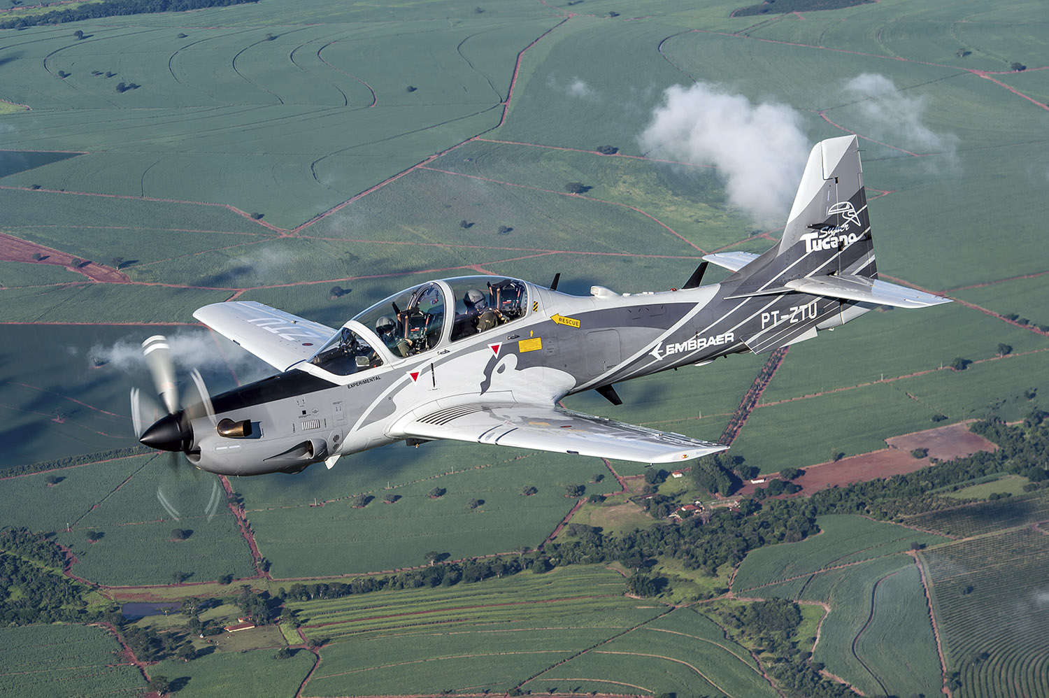 Demostrador del Embraer A-29 Super Tucano.
