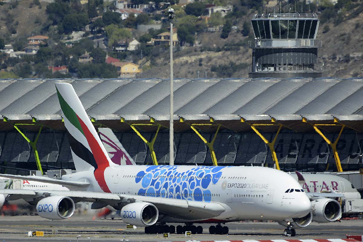 Airbus A380 de Emirates en el aeropuerto Madrid-Barajas.