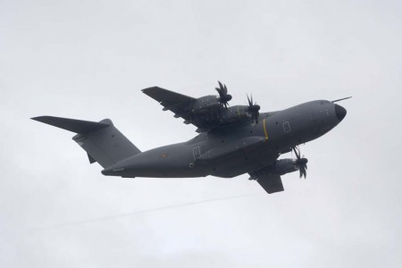 Despegue de Sevilla hacia Zaragoza del T33-01/10074/31-21.