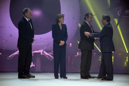 Alonso entrega al general García Arnáiz las 