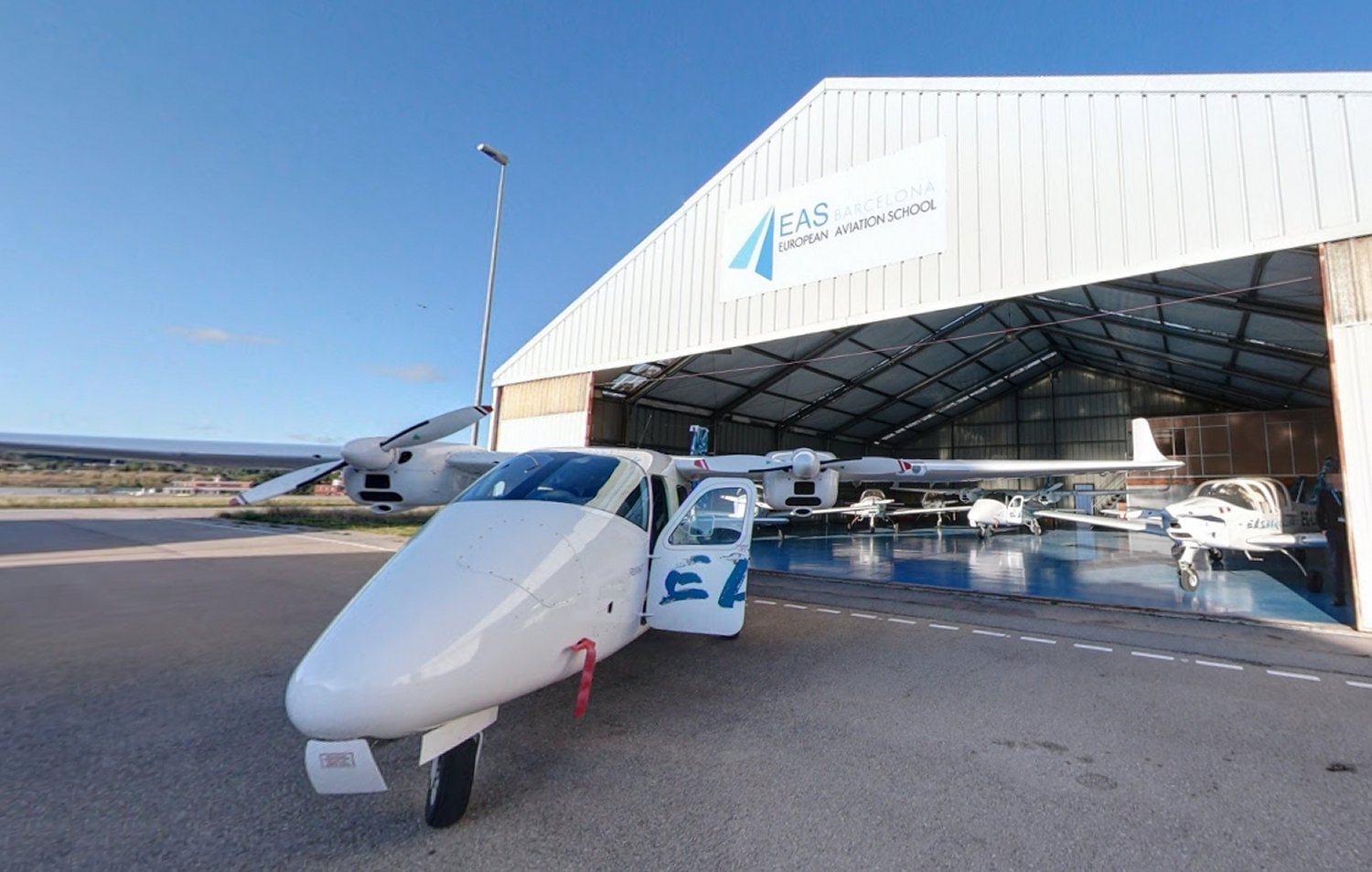 Aviones de la escuela EAS Barcelona.