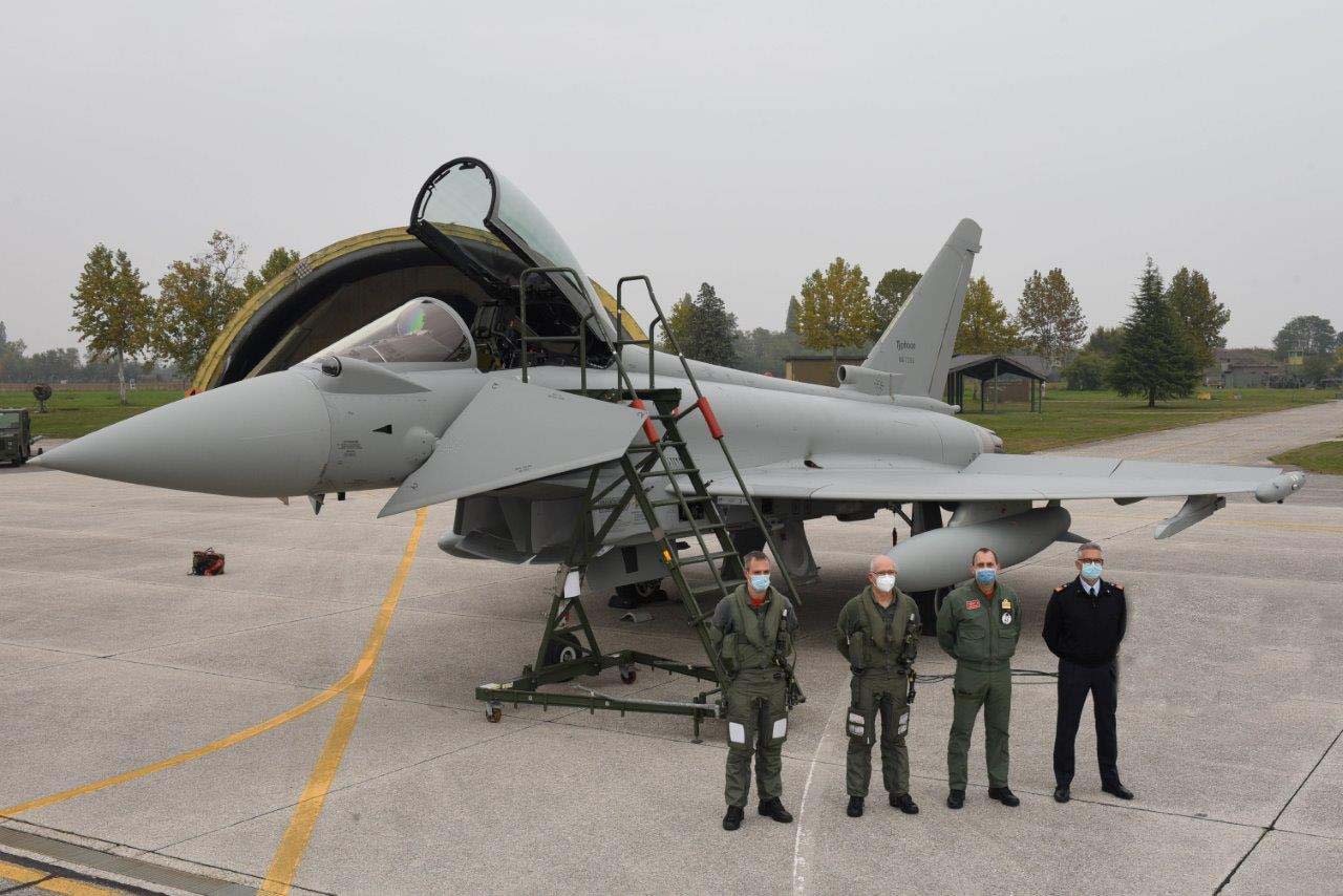 Entrega del último Eurofighter de Italia.q