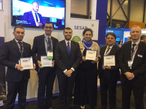 Entrega del premio al equipo Fair Stream en el World ATM Congress.
